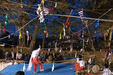 村角高屋神社神楽　三人剣　1005.jpg