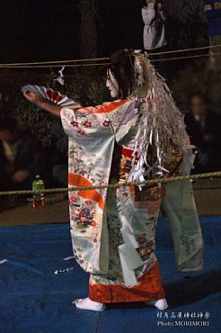 村角高屋神社神楽　嫁女の舞　1306.jpg