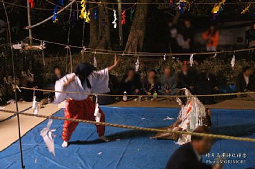 村角高屋神社神楽　杵女　1401.jpg