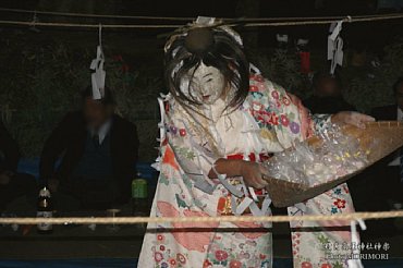 村角高屋神社神楽　杵女　1406.jpg