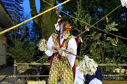 大塚八幡神社春神楽(地割鬼神) 大塚八幡神社春神楽(地割鬼神)ootsuka_hj05.jpg