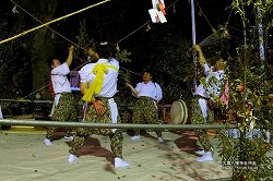 大塚八幡神社春神楽 (四人剣) 大塚八幡神社春神楽 (四人剣)ootsuka_hj23.jpg