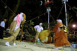 大塚八幡神社春神楽 (杵舞) 大塚八幡神社春神楽 (杵舞)ootsuka_hj38.jpg