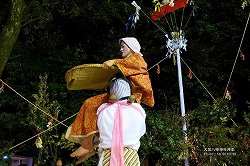 大塚八幡神社春神楽 (杵舞) 大塚八幡神社春神楽 (杵舞)ootsuka_hj55.jpg
