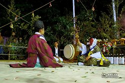 大塚八幡神社春神楽(大年 田の神と問答) 大塚八幡神社春神楽(大年 田の神と問答)ootsuka_hj66.jpg