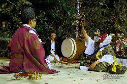大塚八幡神社春神楽(大年 田の神と問答) 大塚八幡神社春神楽(大年 田の神と問答)ootsuka_hj67.jpg