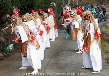 　舞い入れ　道行（御神幸）