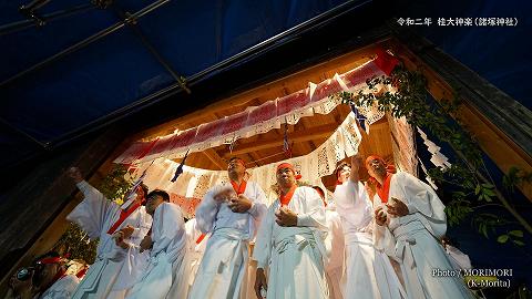 桂大神楽 餅まき