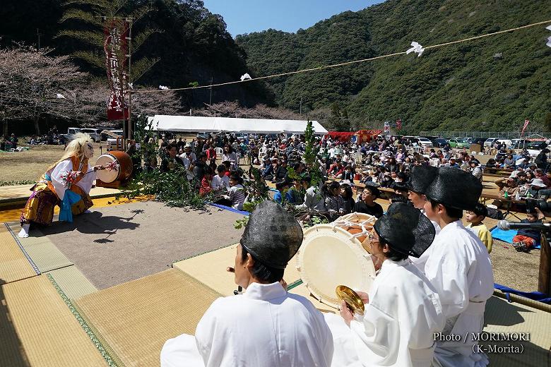 柴引面〔市振〕 三川内神楽まつりにて