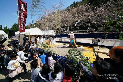 柴引面〔市振〕 三川内神楽まつりにて