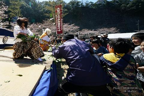 柴引面〔市振〕 三川内神楽まつりにて