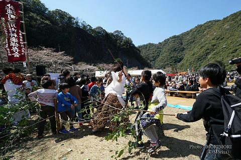 柴引面〔市振〕 三川内神楽まつりにて