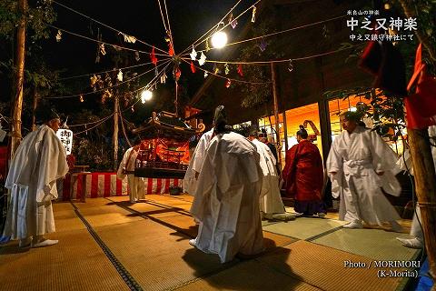 中之又神楽　御輿入れ