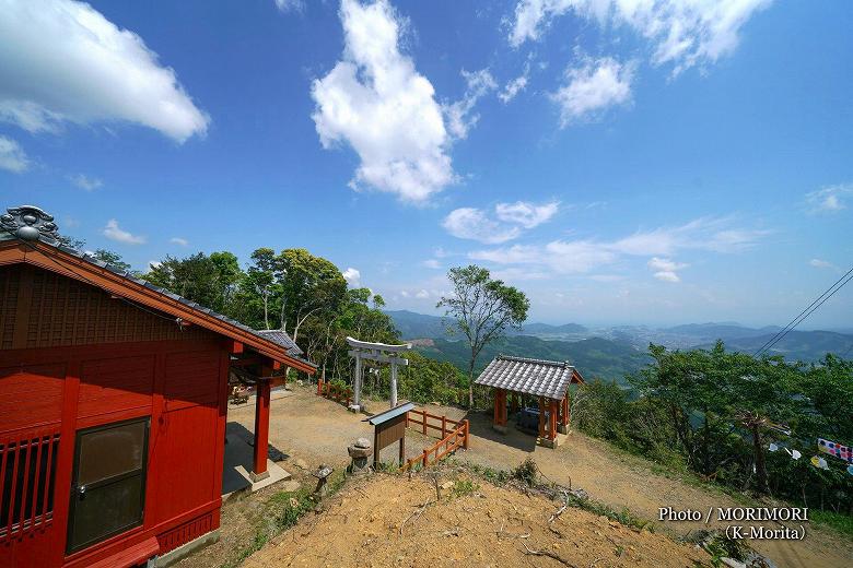 日南市板敷　乱杭野 霧島神社（拝殿前・鳥居・手水社など）