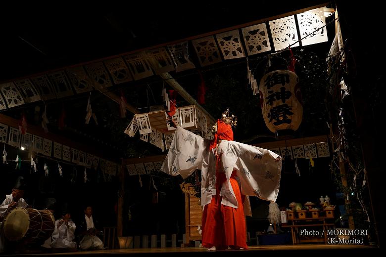 天の宇受売の命舞 (尾崎神楽保存会) 