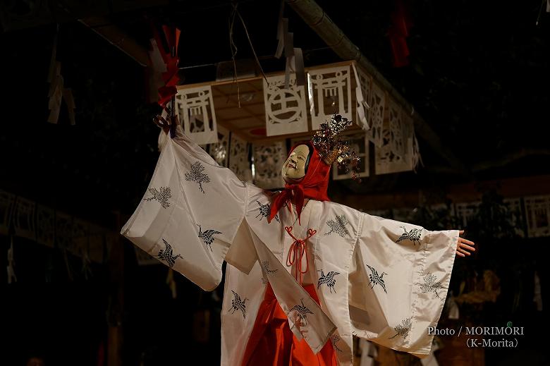 天の宇受売の命舞 (尾崎神楽保存会) 