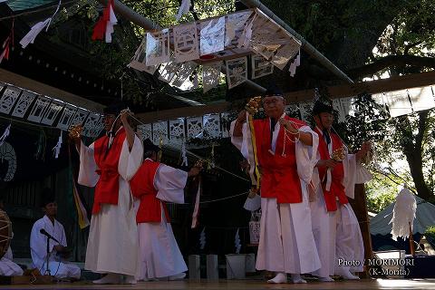 糸の手舞 (川坂神楽保存会)