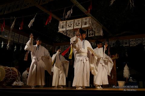 鎮守の舞 (大峡神楽保存会)