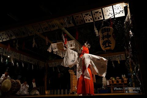 天の宇受売の命舞 (尾崎神楽保存会) 