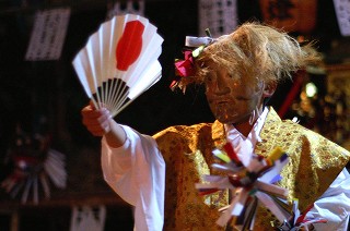 　壱岐宇多守（いきうたのかみ）（湯之片若宮大明神、尾八重神楽の祖）神面の舞