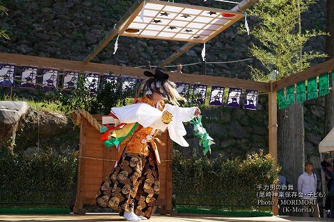 手力男の命舞 (尾崎神楽保存会・子ども）