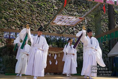 鎮守の舞 (大峡神楽保存会）