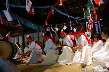 椎葉神楽（向山日当神楽）の写真　　かんしん　03