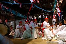 椎葉神楽（向山日当神楽）の写真　　かんしん　04