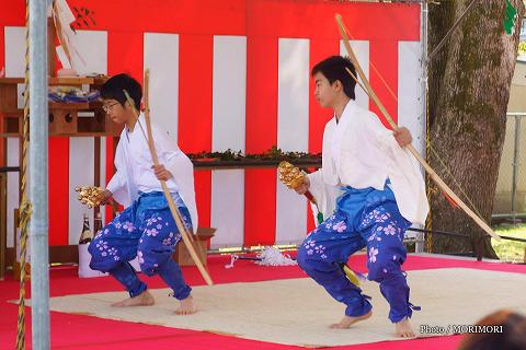 弓矢舞　(田元神社　春まつりにて)