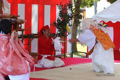 太玉(ふとだま)舞　(田元神社　祈年祭（春まつり）にて)