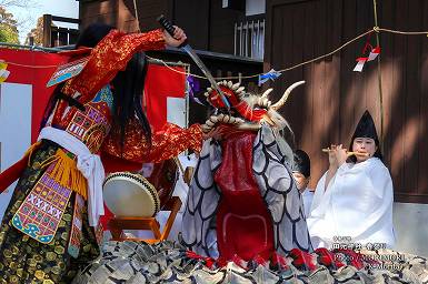 「倭の大蛇」「八岐大蛇（やまたのおろち）」