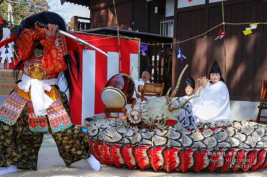 「倭の大蛇」「八岐大蛇（やまたのおろち）」
