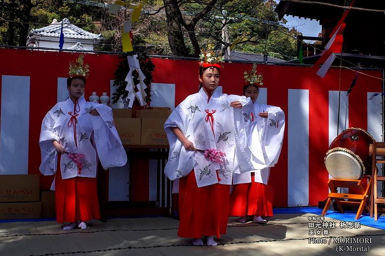  巫女舞(豊栄の舞)