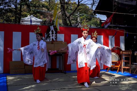  巫女舞(豊栄の舞)