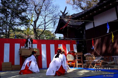 田元神社 巫女舞(豊栄の舞)