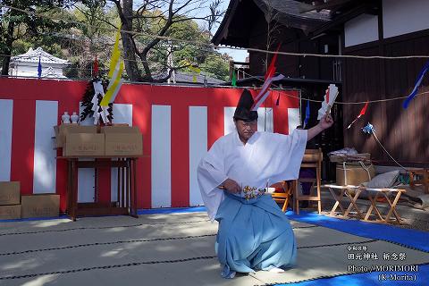田元神社 奉仕者舞（本郷神楽）
