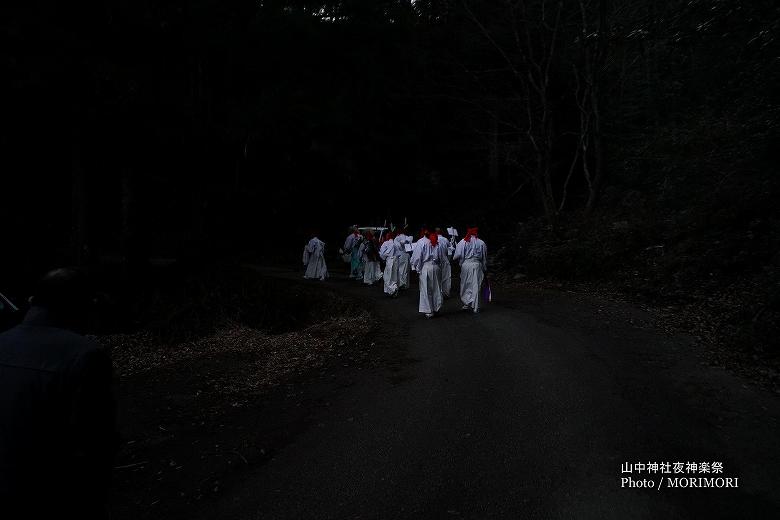 尾狩神楽（神楽宿へ向かう）