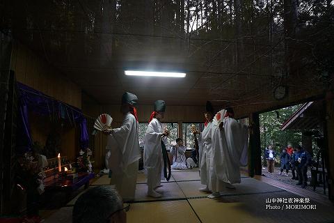 宮神楽（山中神社）