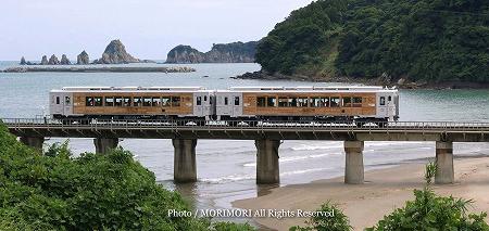 日南線観光特急「海幸山幸」 海 日南線観光特急「海幸山幸」 海