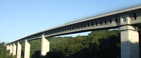 東九州自動車道の田久保川橋工事　寺迫ちょうちょ大橋