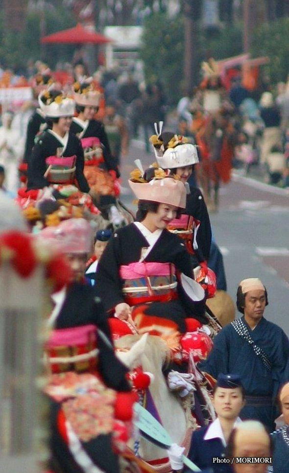 神武さま ご神幸行列の華・シャンシャン馬 神武さま ご神幸行列の華・シャンシャン馬