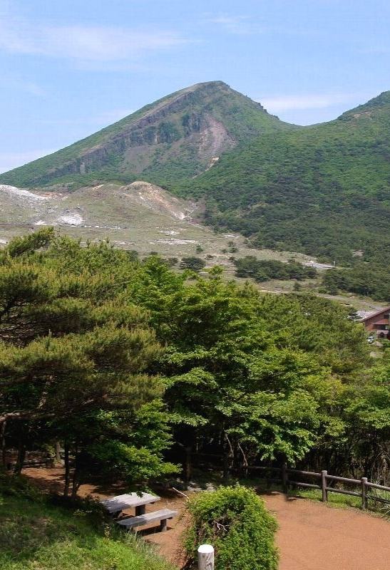 えびの展望台より撮影した韓国岳などの眺望写真 2-4