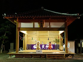 生目神社神楽殿