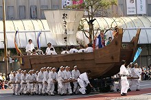 平成19年　宮崎神宮大祭（神武さま）の写真　古代船　おきよ丸02