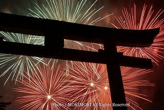 六月灯 神柱宮 おかげ祭りの写真　花火