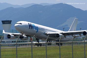 HiFly(ハイフライ航空) A340-313X OY-KBM 　宮崎空港にて　12