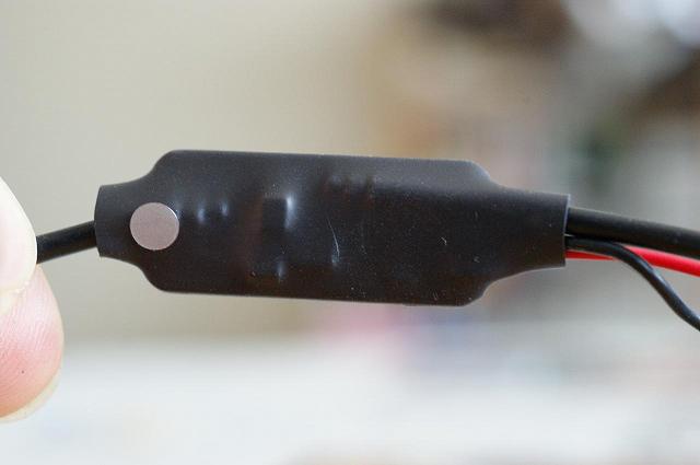 SKV-3000 04 ハーネス途中にある電源回路 SKV-3000 1405sant04.jpg ハーネス途中にある電源回路