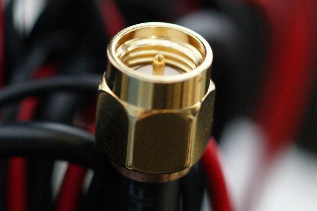 SKV-3000 11 アンテナ端子 SMAタイプ SKV-3000 ブースター内臓 1405sant11.jpg アンテナ端子 SMAタイプ
