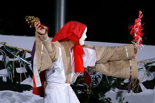 高千穂 岩戸野方野地区石神神社の神楽　鈿女（うずめ）04