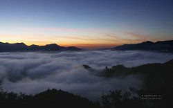 高千穂の雲海の壁紙　1 縦横比16:10